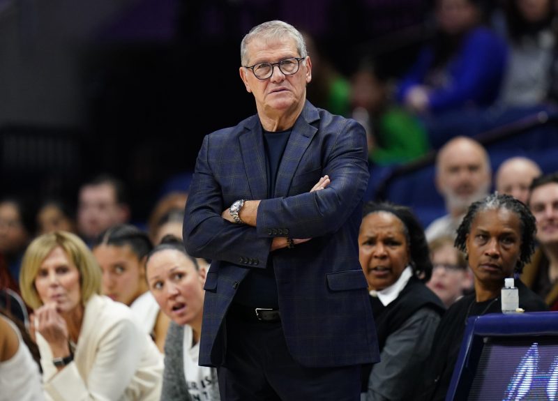 Frank Pepe’s delivers pizza to meet UConn’s Geno Auriemma’s standard