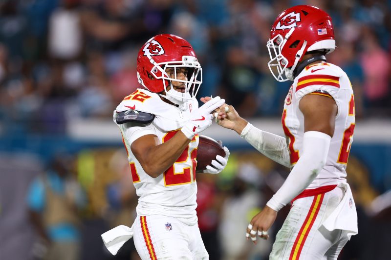 Newly acquired NFL standout lands record contract after blockbuster trade