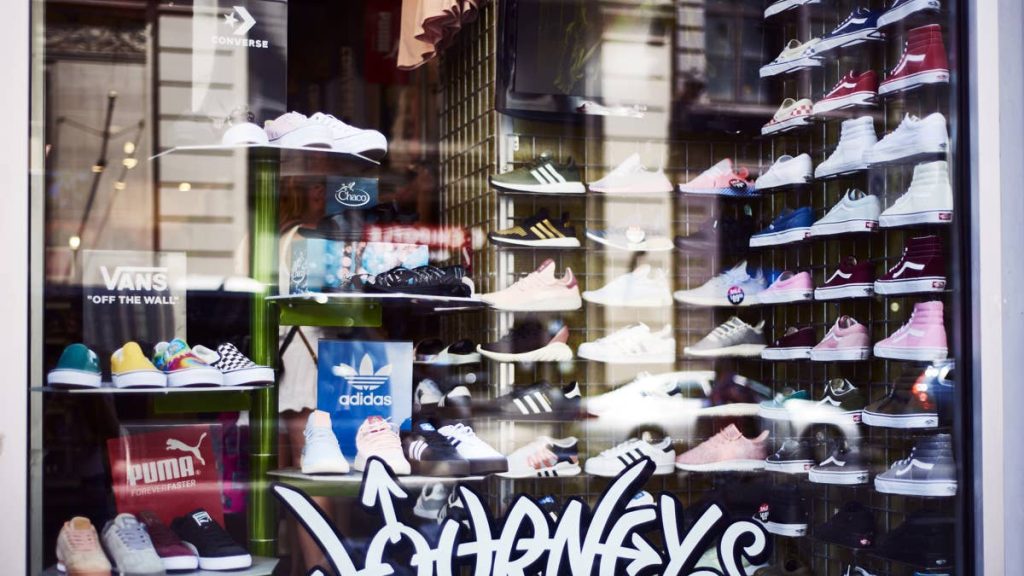 Iconic mall chain you grew up visiting just closed another 30 stores